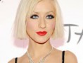 Depois de falar que está aberta a fazer dueto com Beyoncé, Christina Aguilera canta trecho de "Run The World (Girls)"