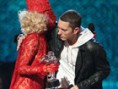 Eminem chama Lady GaGa de hermafrodita em nova música. Ouça "A Kiss".